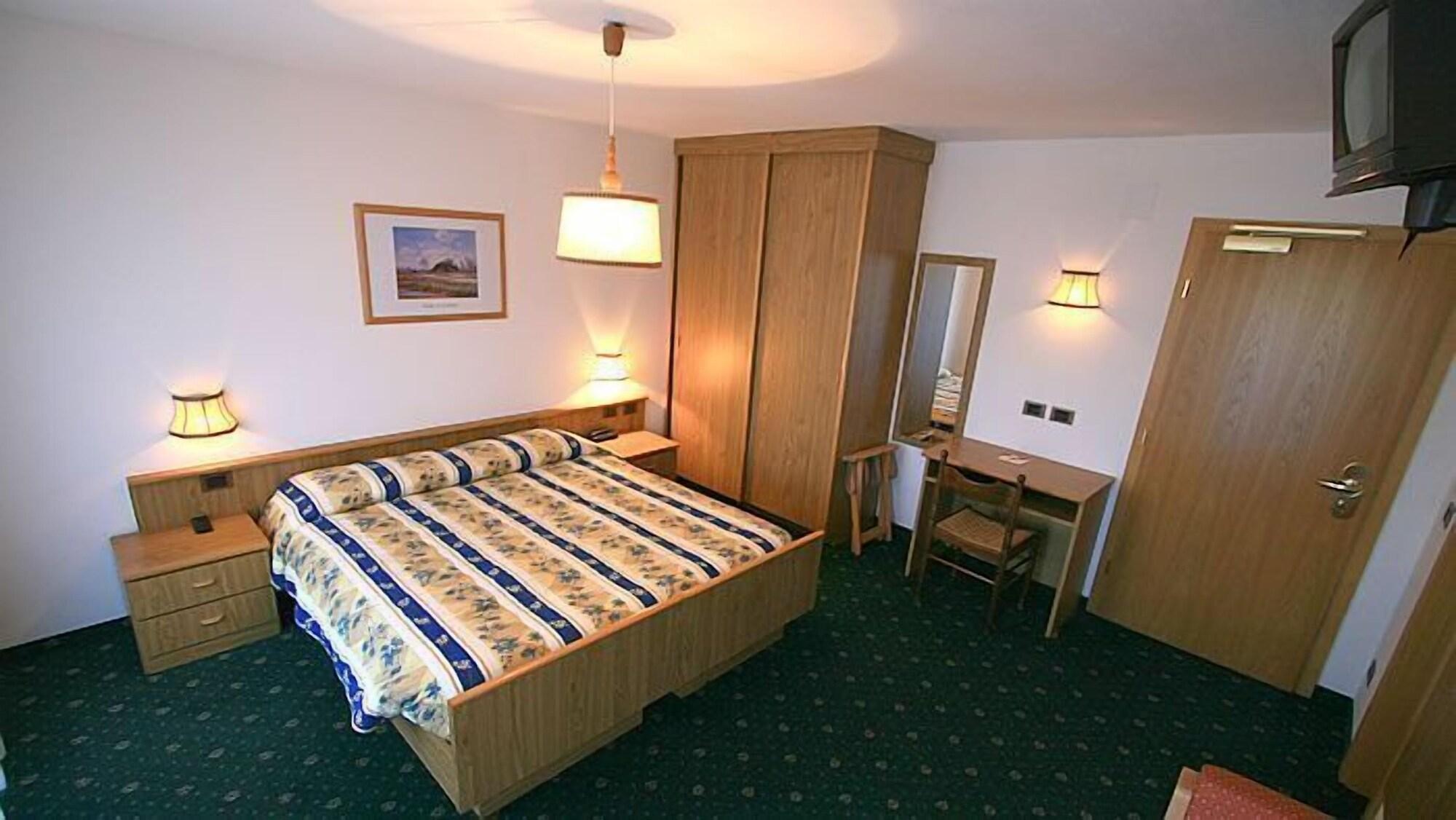 Hotel Arnika Pozza di Fassa Exteriér fotografie