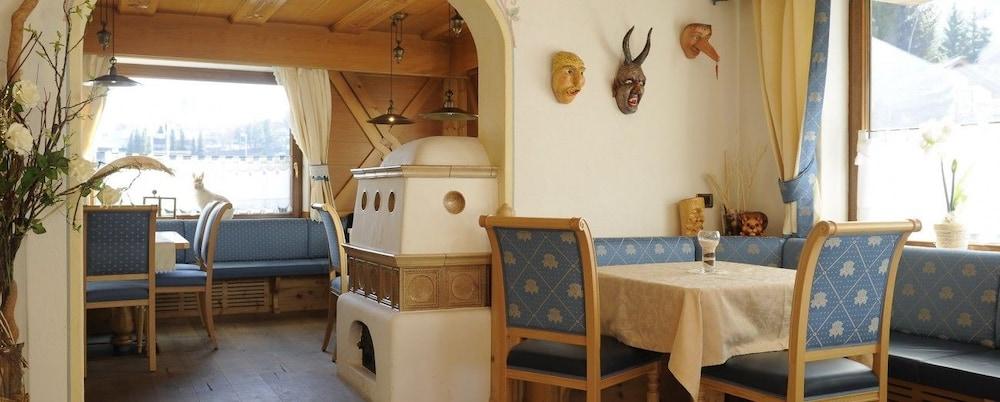 Hotel Arnika Pozza di Fassa Exteriér fotografie