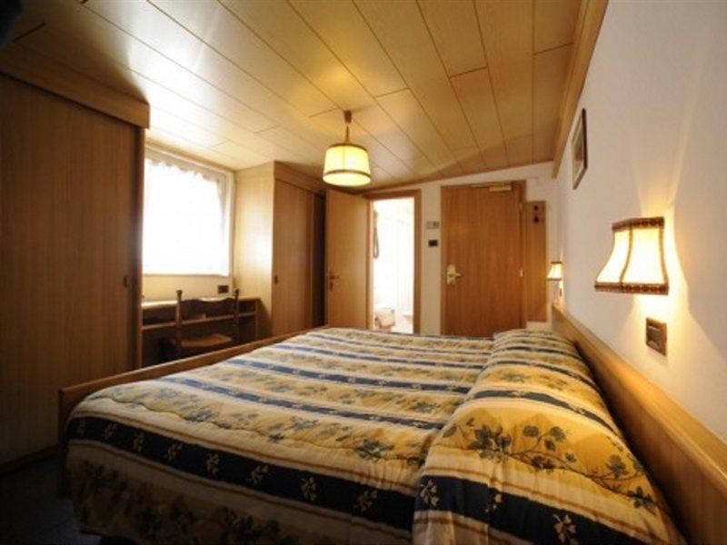 Hotel Arnika Pozza di Fassa Exteriér fotografie