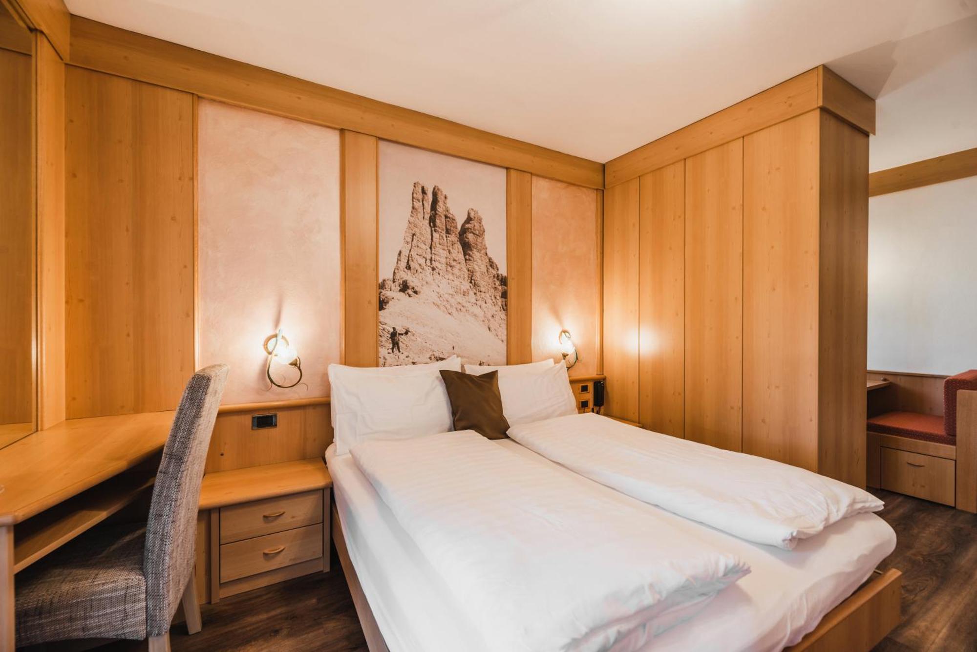 Hotel Arnika Pozza di Fassa Exteriér fotografie