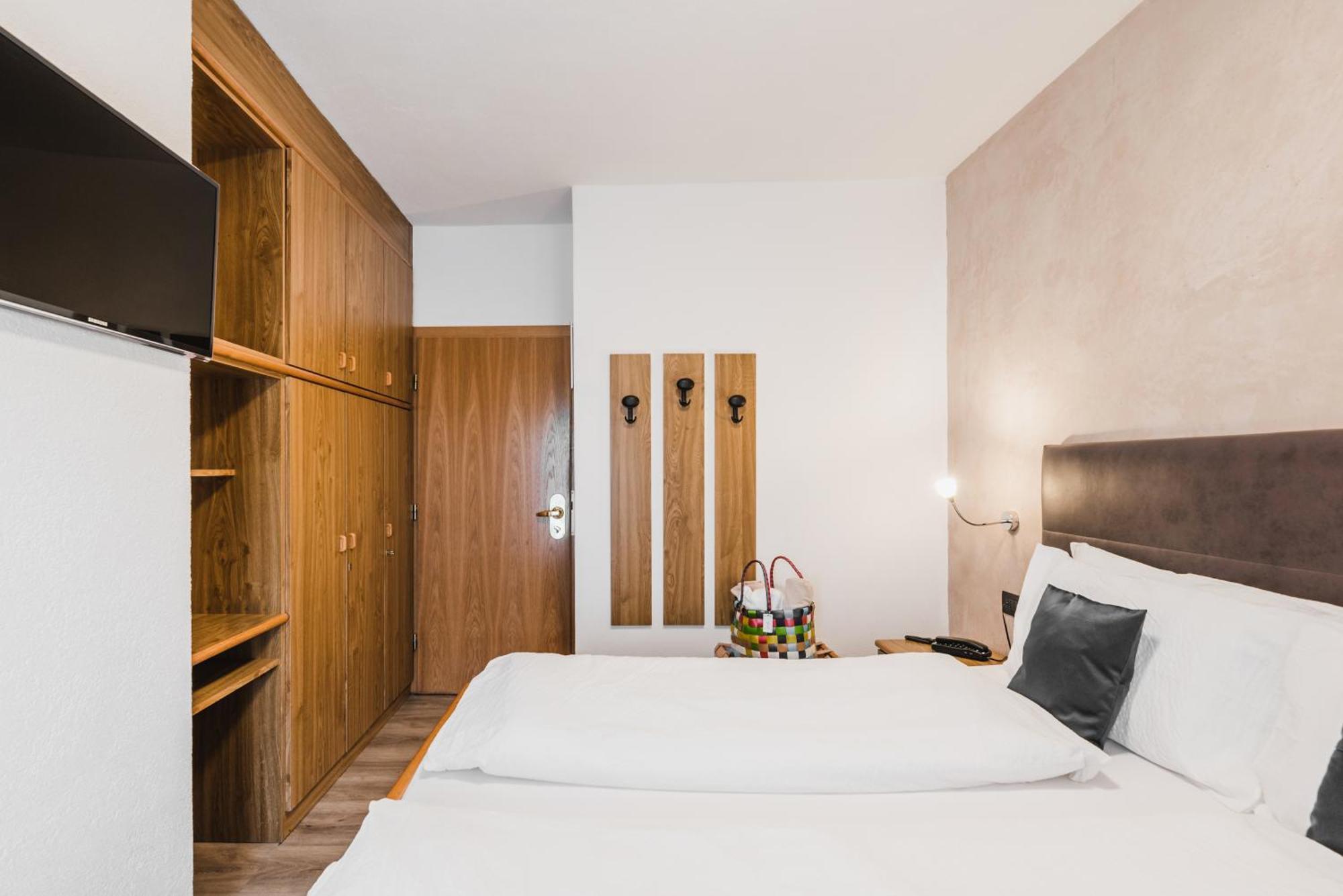 Hotel Arnika Pozza di Fassa Exteriér fotografie