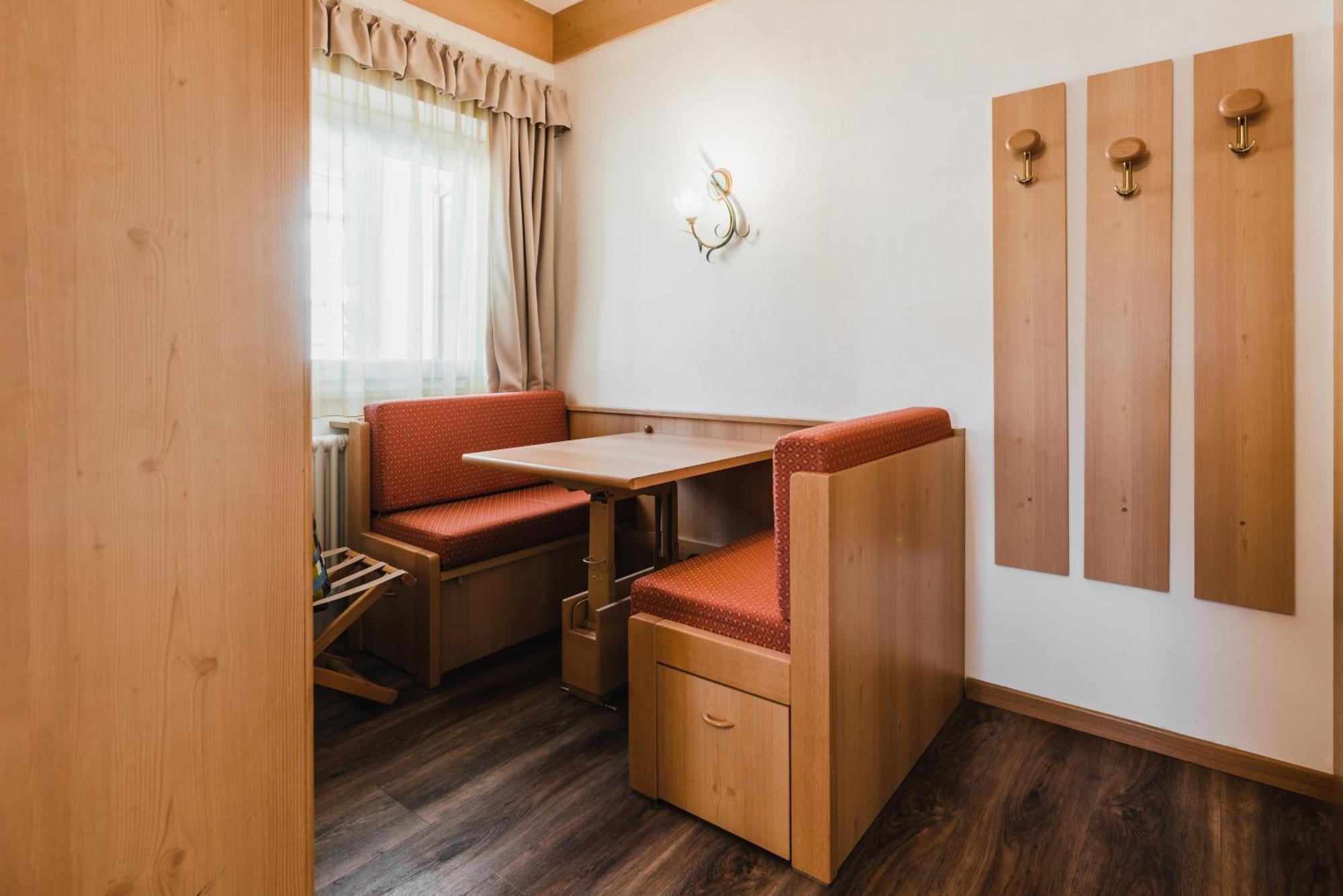 Hotel Arnika Pozza di Fassa Exteriér fotografie