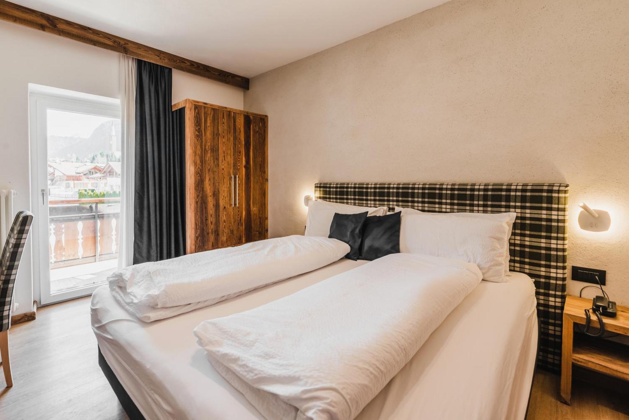 Hotel Arnika Pozza di Fassa Exteriér fotografie