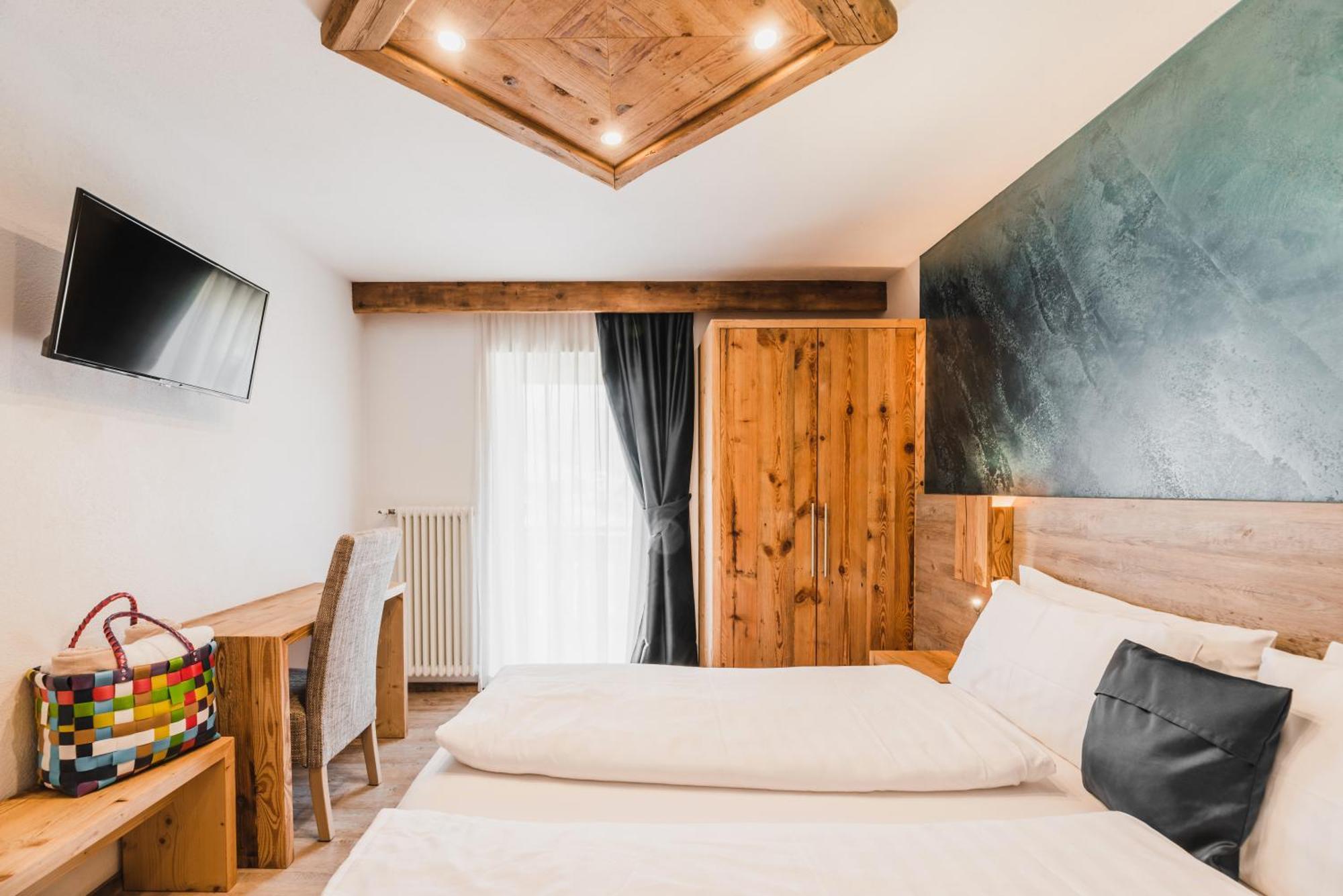 Hotel Arnika Pozza di Fassa Exteriér fotografie
