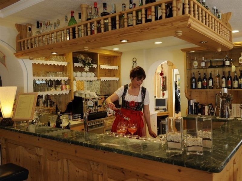 Hotel Arnika Pozza di Fassa Exteriér fotografie