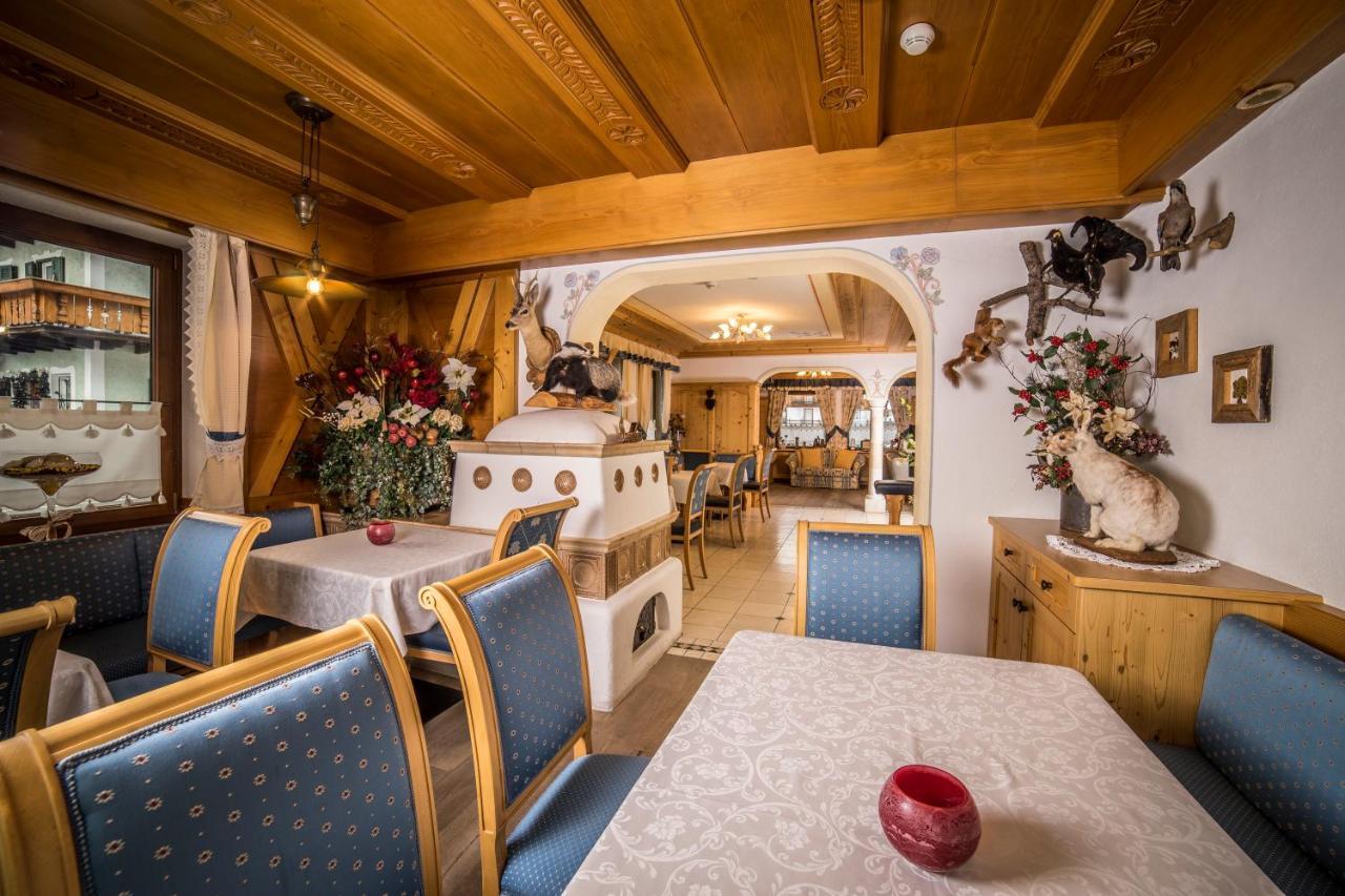 Hotel Arnika Pozza di Fassa Exteriér fotografie